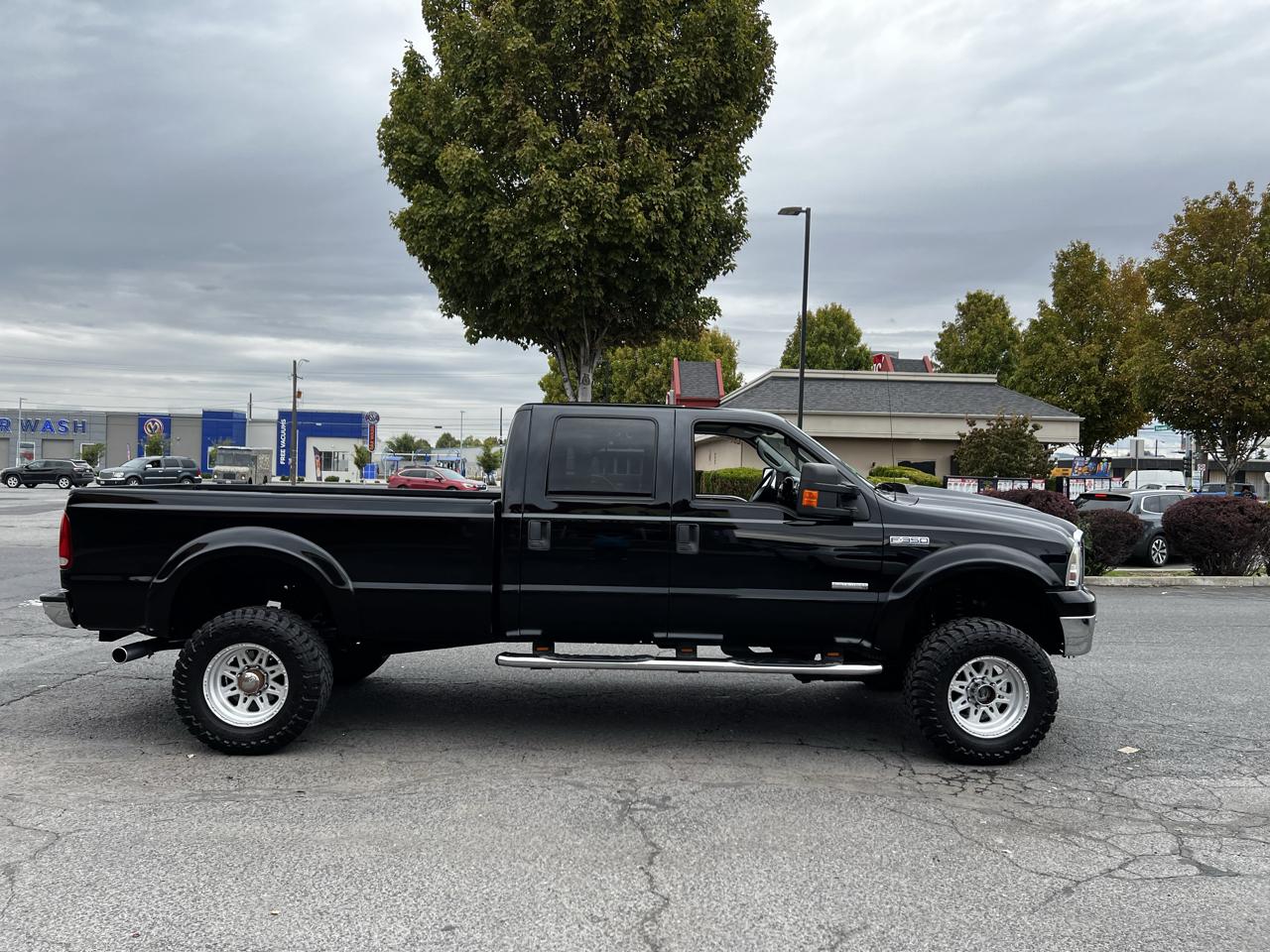 Ford F-350 SD XLT Crew Cab Long Bed 4WD 2006