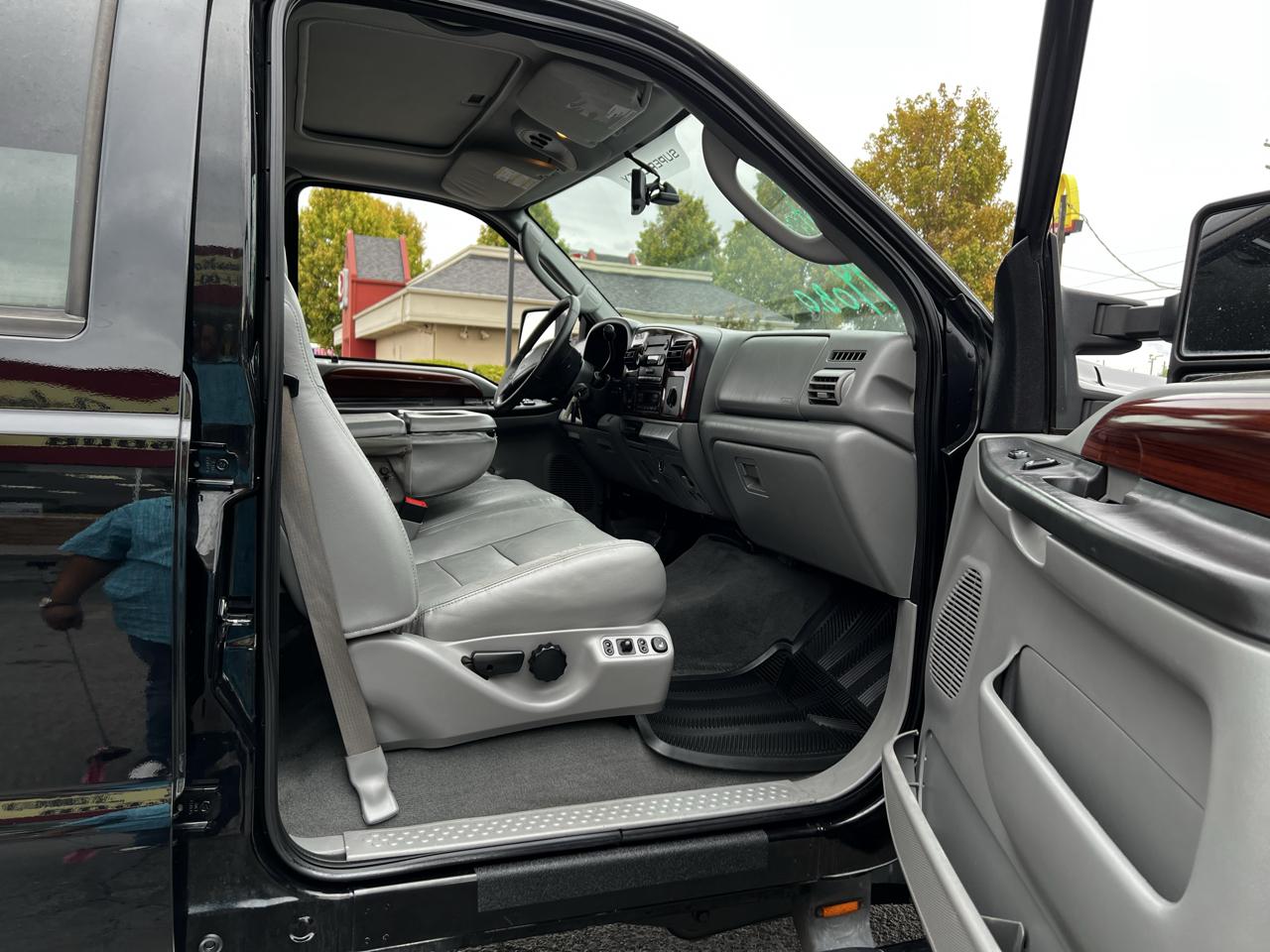 Ford F-350 SD XLT Crew Cab Long Bed 4WD 2006