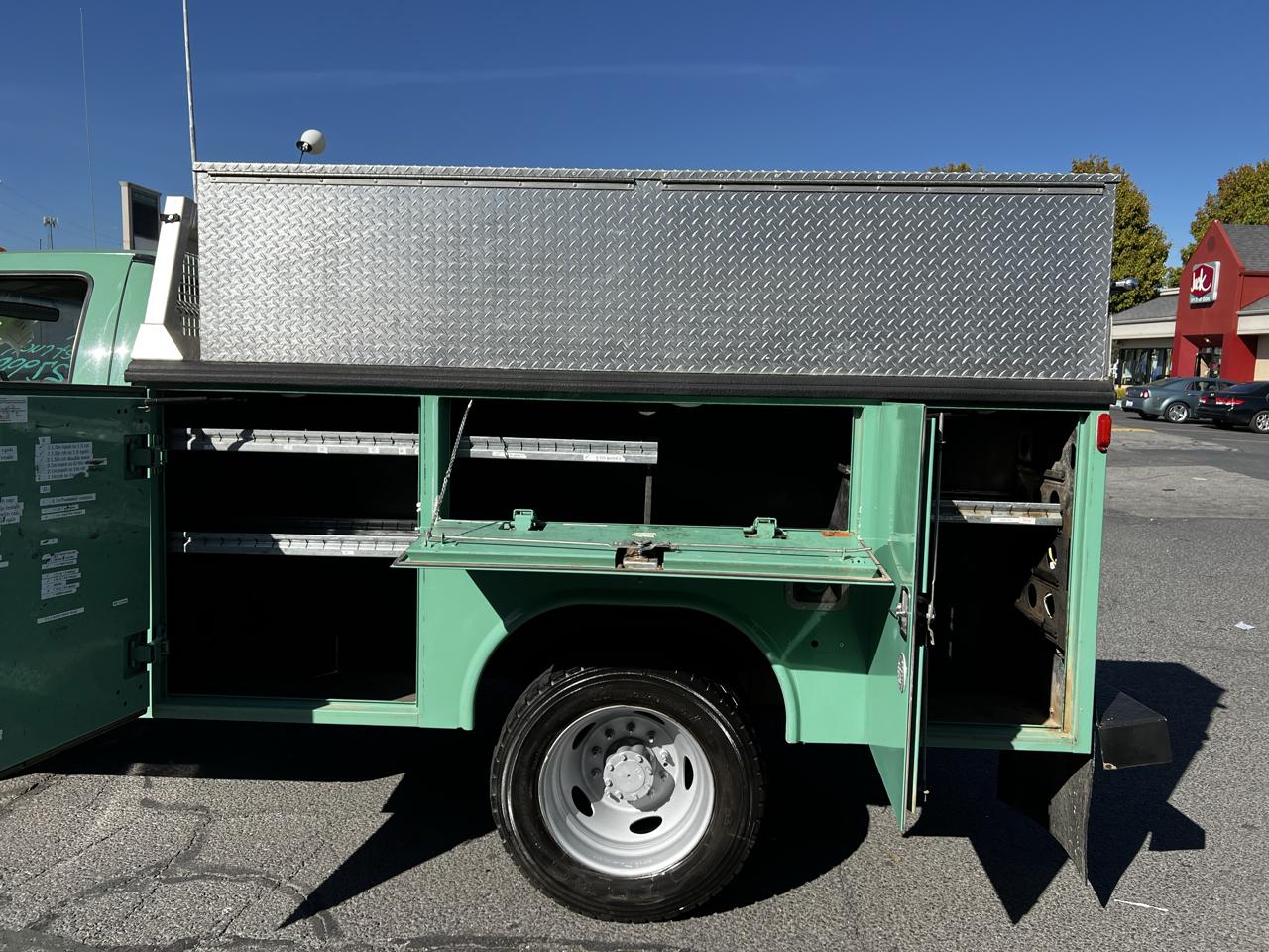 Ford F-550 Regular Cab 4WD DRW 2009