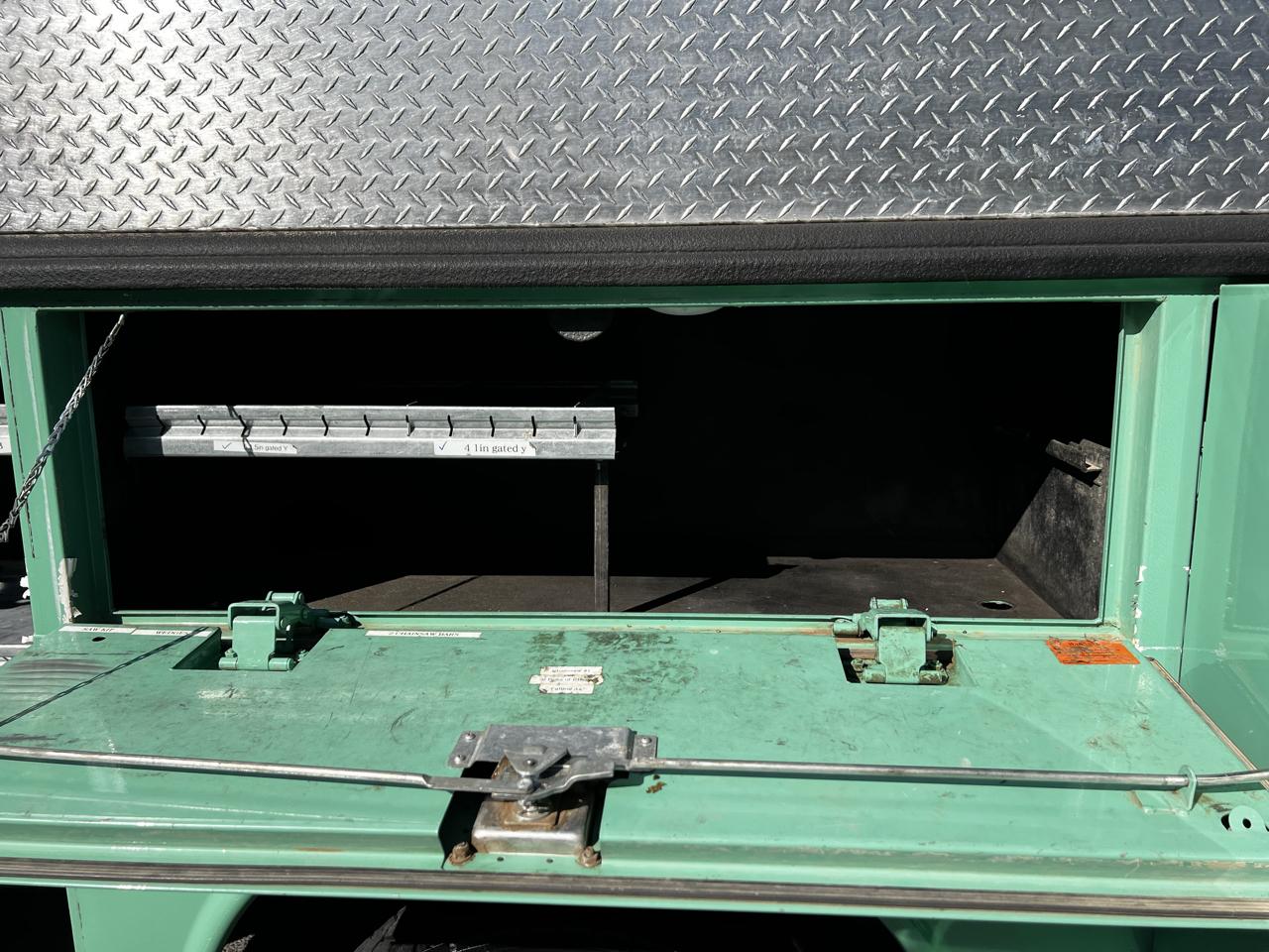 Ford F-550 Regular Cab 4WD DRW 2009