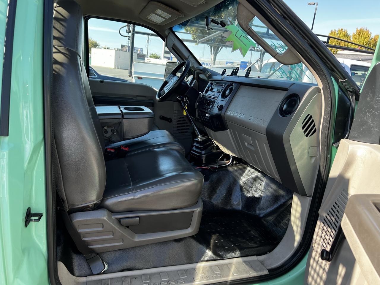 Ford F-550 Regular Cab 4WD DRW 2009