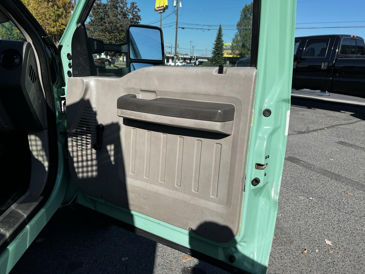 Ford F-550 Regular Cab 4WD DRW 2009