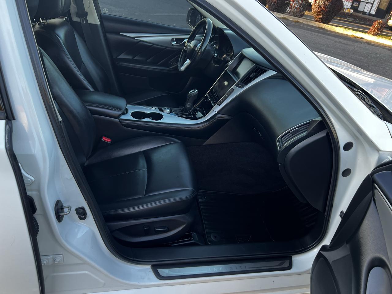 Infiniti Q50 3.0t LUXE AWD 2021