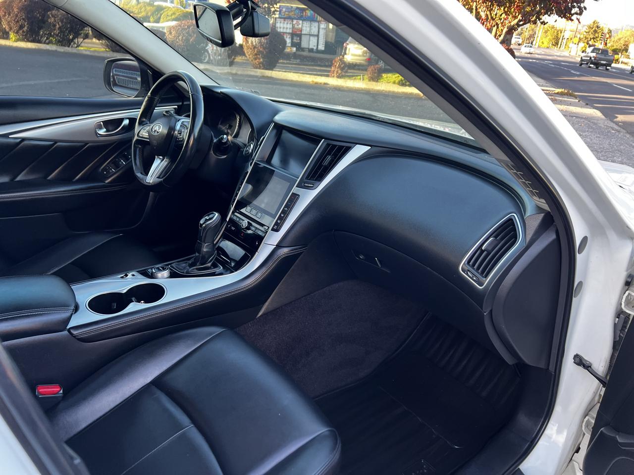 Infiniti Q50 3.0t LUXE AWD 2021