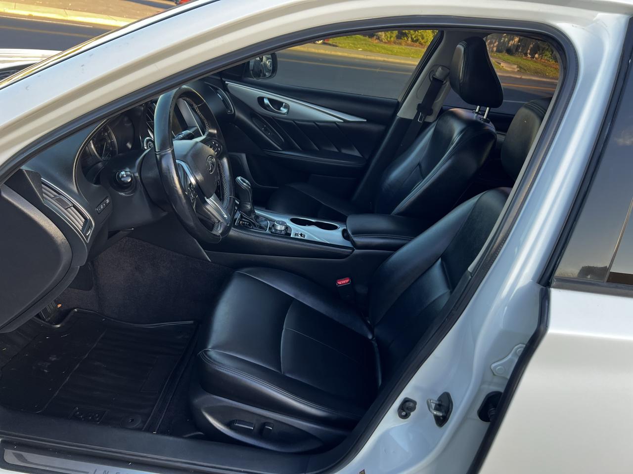 Infiniti Q50 3.0t LUXE AWD 2021