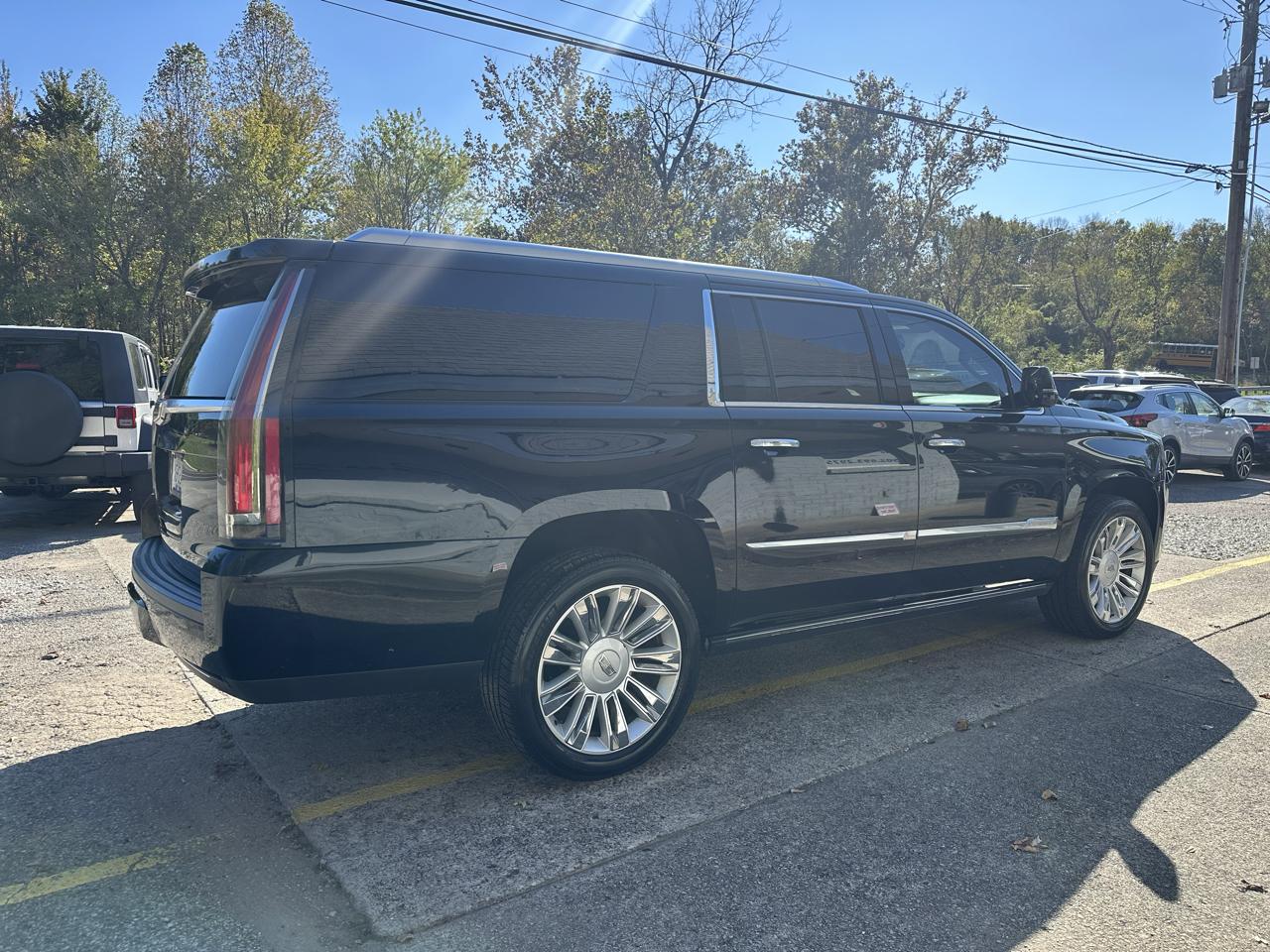 Cadillac Escalade ESV Platinum 4WD 2016