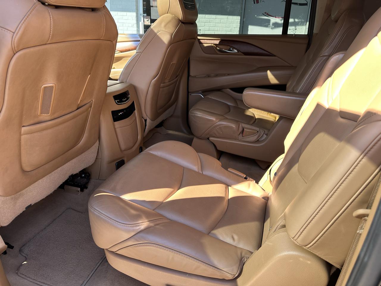 Cadillac Escalade ESV Platinum 4WD 2016