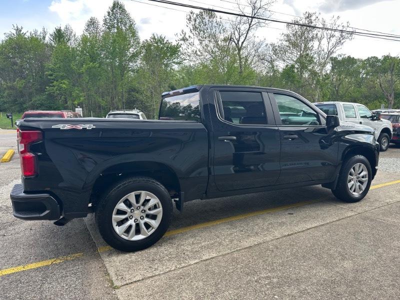 Chevrolet Silverado 1500 Custom Crew Cab Short Box 4WD 2021