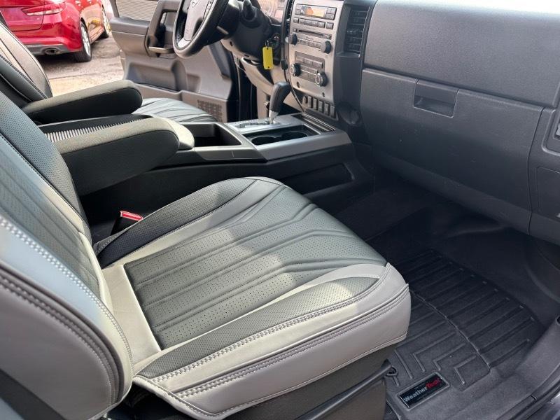 Nissan Titan PRO-4X Crew Cab 4WD SWB 2010