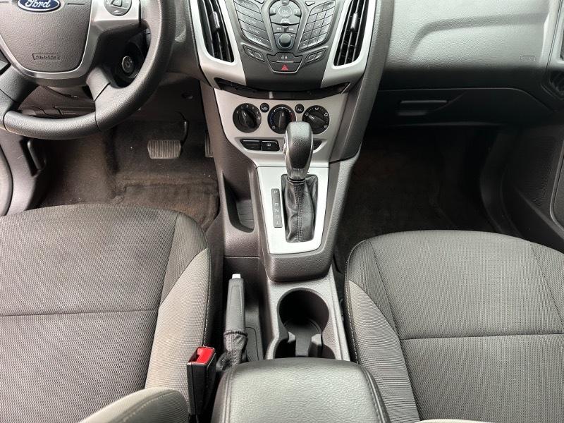 Ford Focus SE Sedan 2014