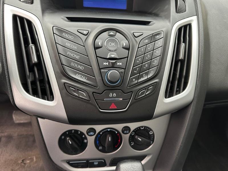 Ford Focus SE Sedan 2014