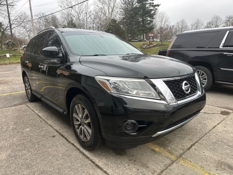 Nissan Pathfinder SV 4WD 2013