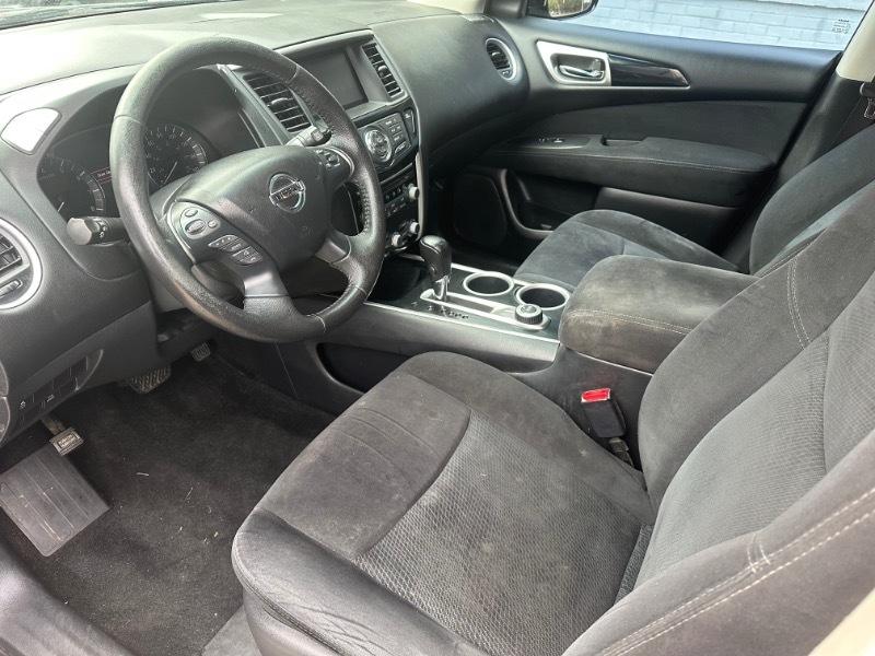 Nissan Pathfinder SV 4WD 2013