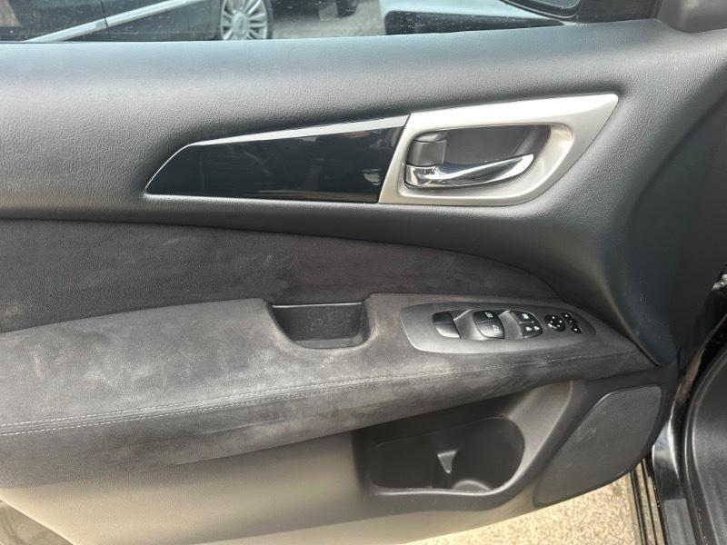 Nissan Pathfinder SV 4WD 2013