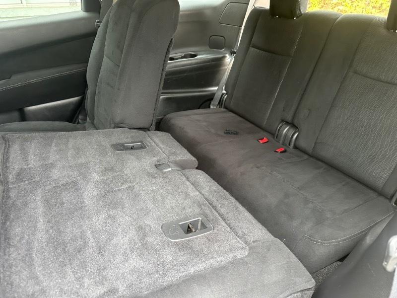 Nissan Pathfinder SV 4WD 2013