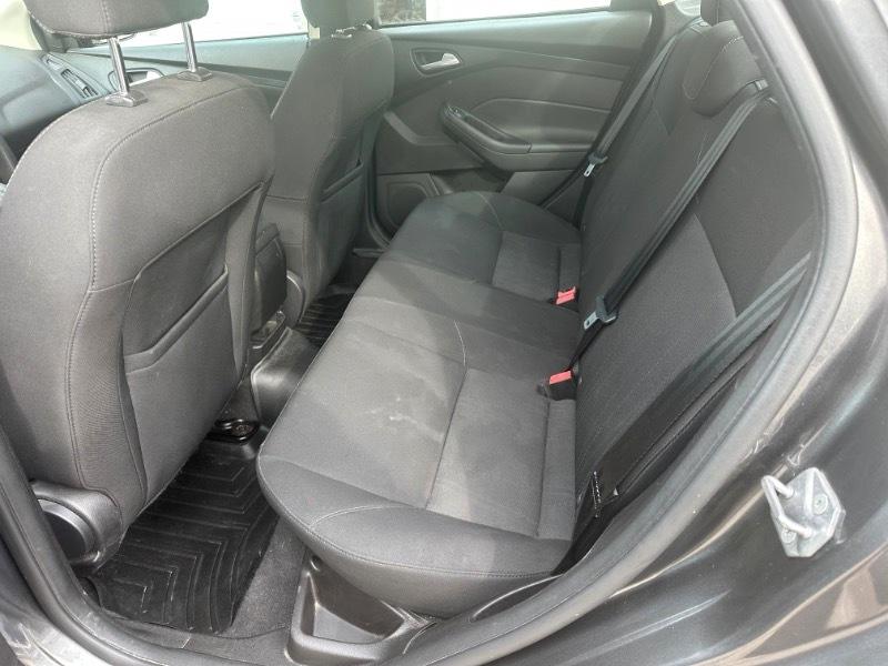 Ford Focus SE Sedan 2017