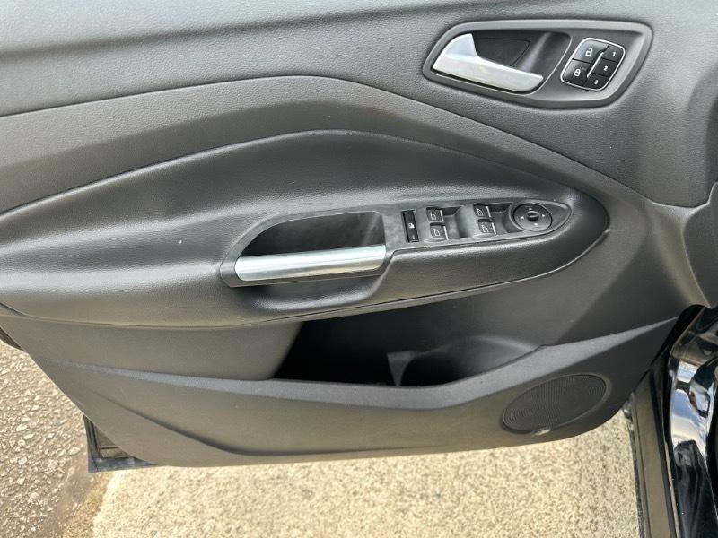 Ford Escape Titanium 4WD 2017