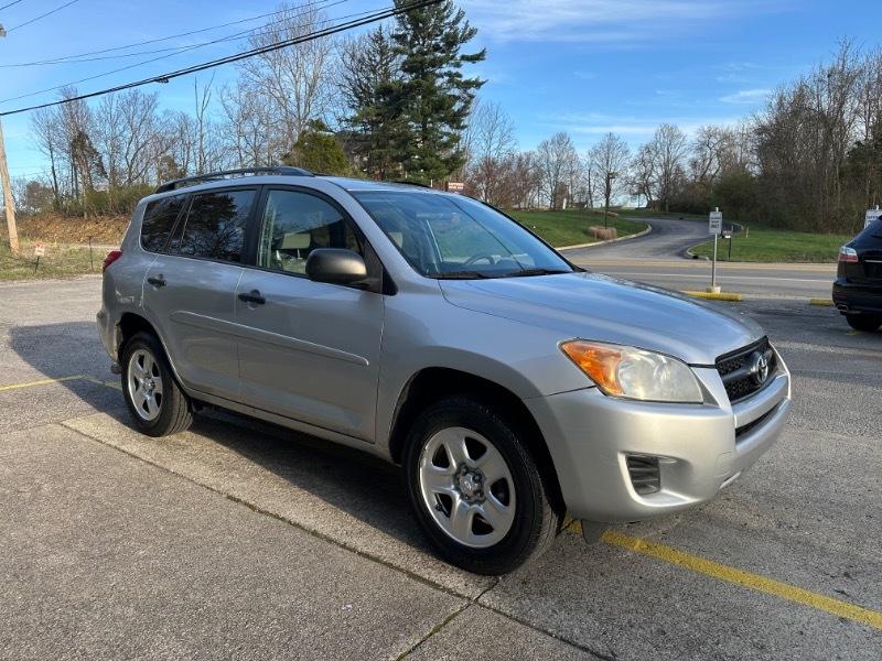 Toyota RAV4 Base I4 2WD 2012