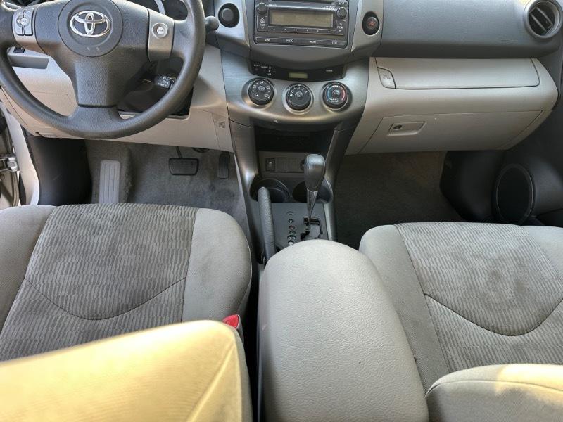Toyota RAV4 Base I4 2WD 2012