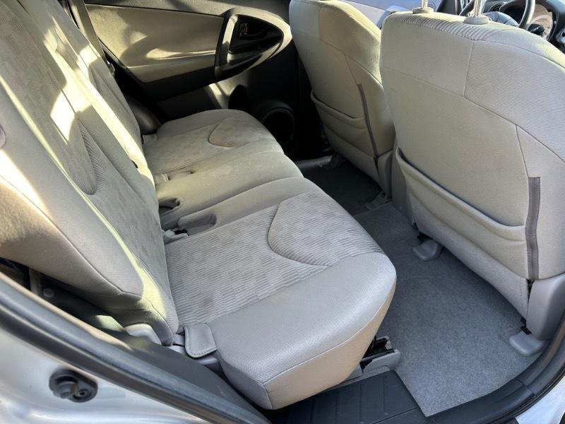 Toyota RAV4 Base I4 2WD 2012