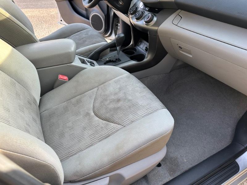 Toyota RAV4 Base I4 2WD 2012