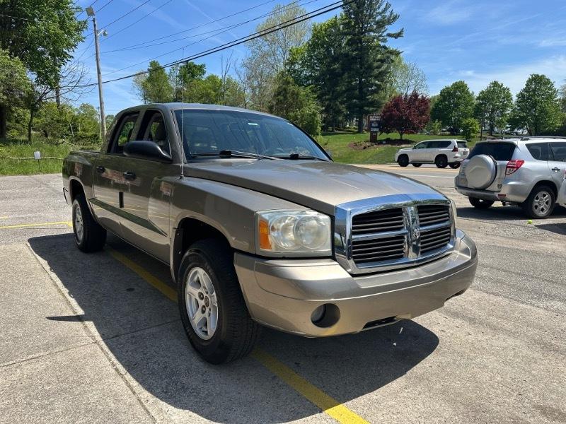 Dodge Dakota SLT Quad Cab 2WD 2006