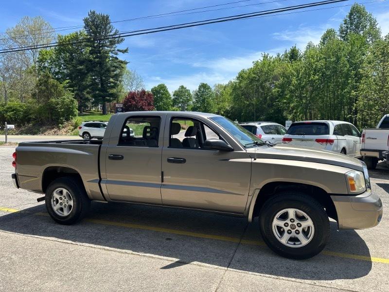 Dodge Dakota SLT Quad Cab 2WD 2006