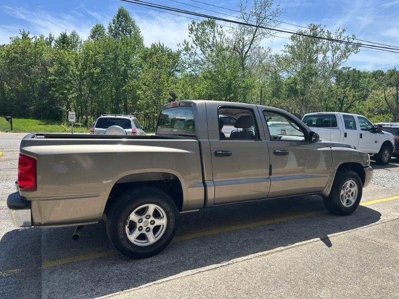 Dodge Dakota SLT Quad Cab 2WD 2006