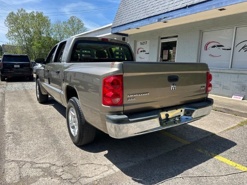 Dodge Dakota SLT Quad Cab 2WD 2006