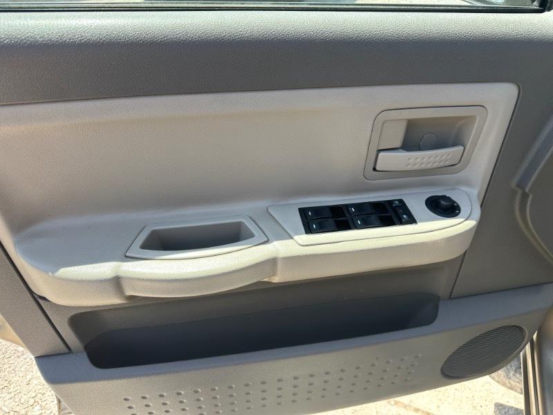 Dodge Dakota SLT Quad Cab 2WD 2006