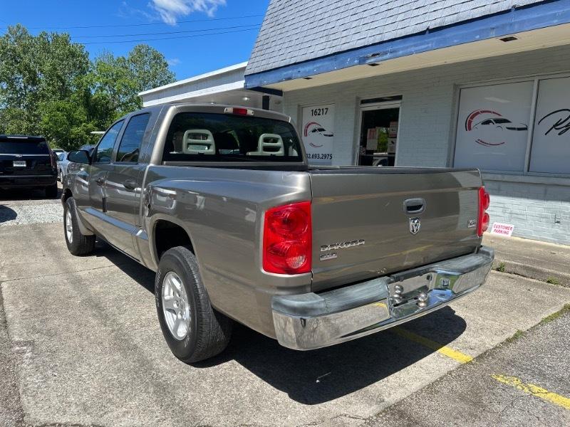 Dodge Dakota SLT Quad Cab 2WD 2006