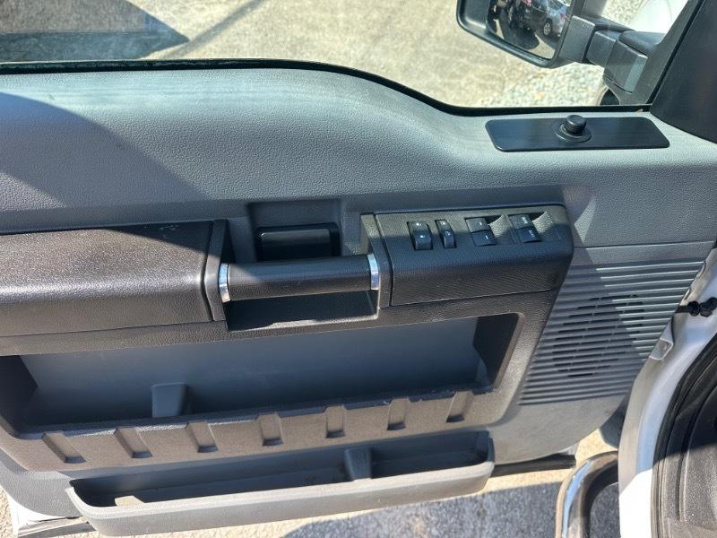 Ford F-350 SD XL Crew Cab Long Bed DRW 4WD 2015