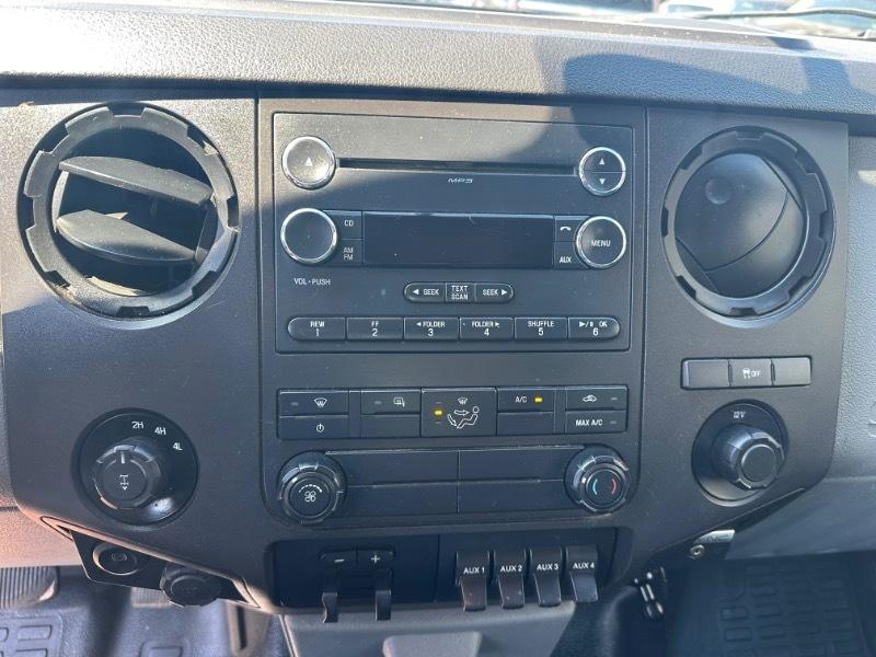 Ford F-350 SD XL Crew Cab Long Bed DRW 4WD 2015