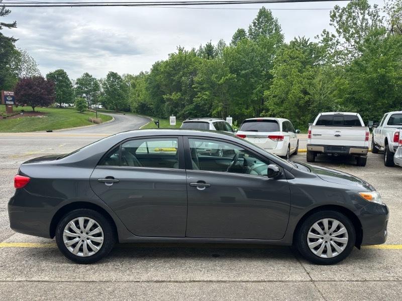 Toyota Corolla LE 4-Speed AT 2013