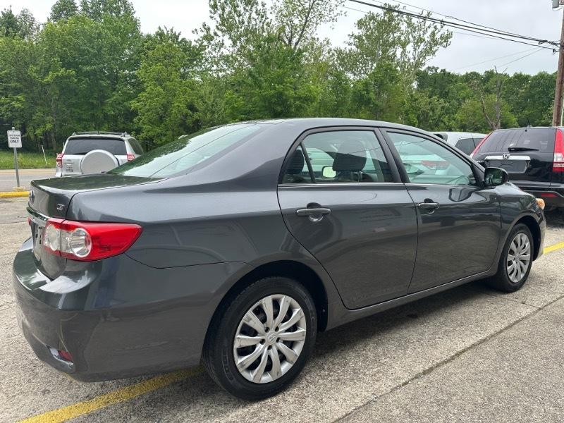 Toyota Corolla LE 4-Speed AT 2013