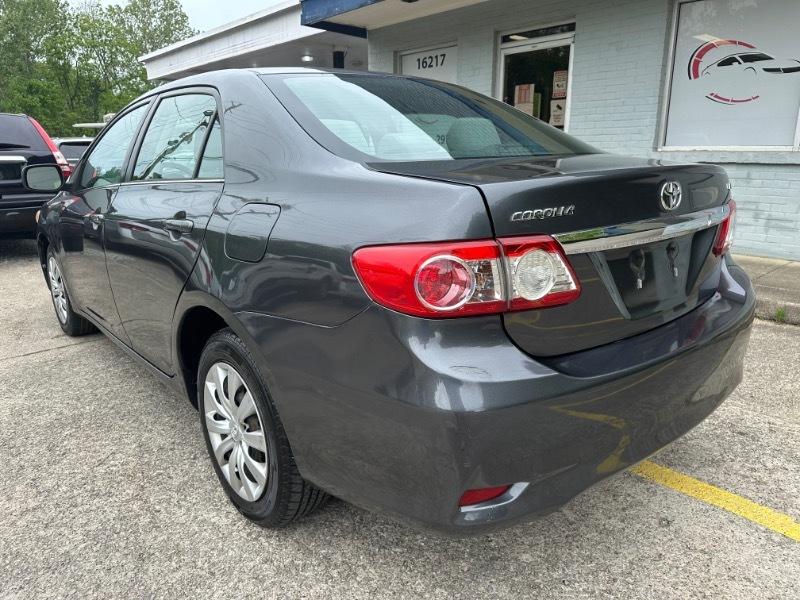 Toyota Corolla LE 4-Speed AT 2013