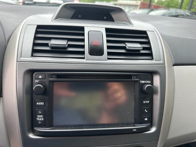 Toyota Corolla LE 4-Speed AT 2013