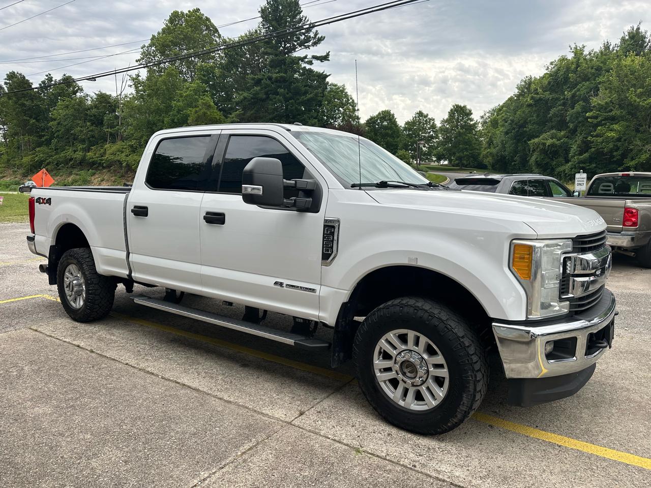 Ford F-350 SD XLT Crew Cab Long Bed 4WD 2017