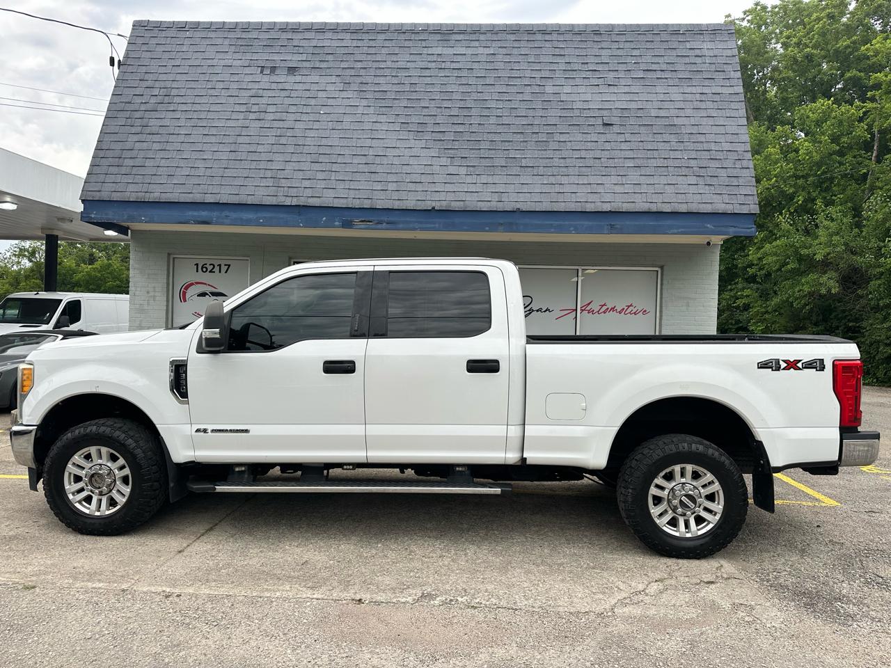 Ford F-350 SD XLT Crew Cab Long Bed 4WD 2017