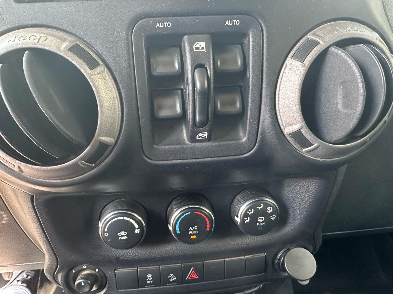 Jeep Wrangler Unlimited Sport 4WD 2014