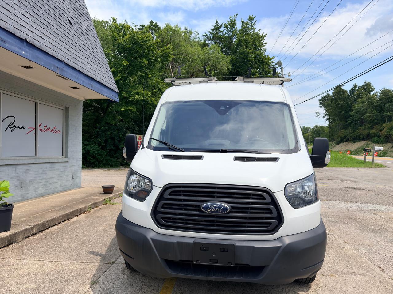 Ford Transit 250 Van Med. Roof w/Sliding Pass. 130-in. WB 2018