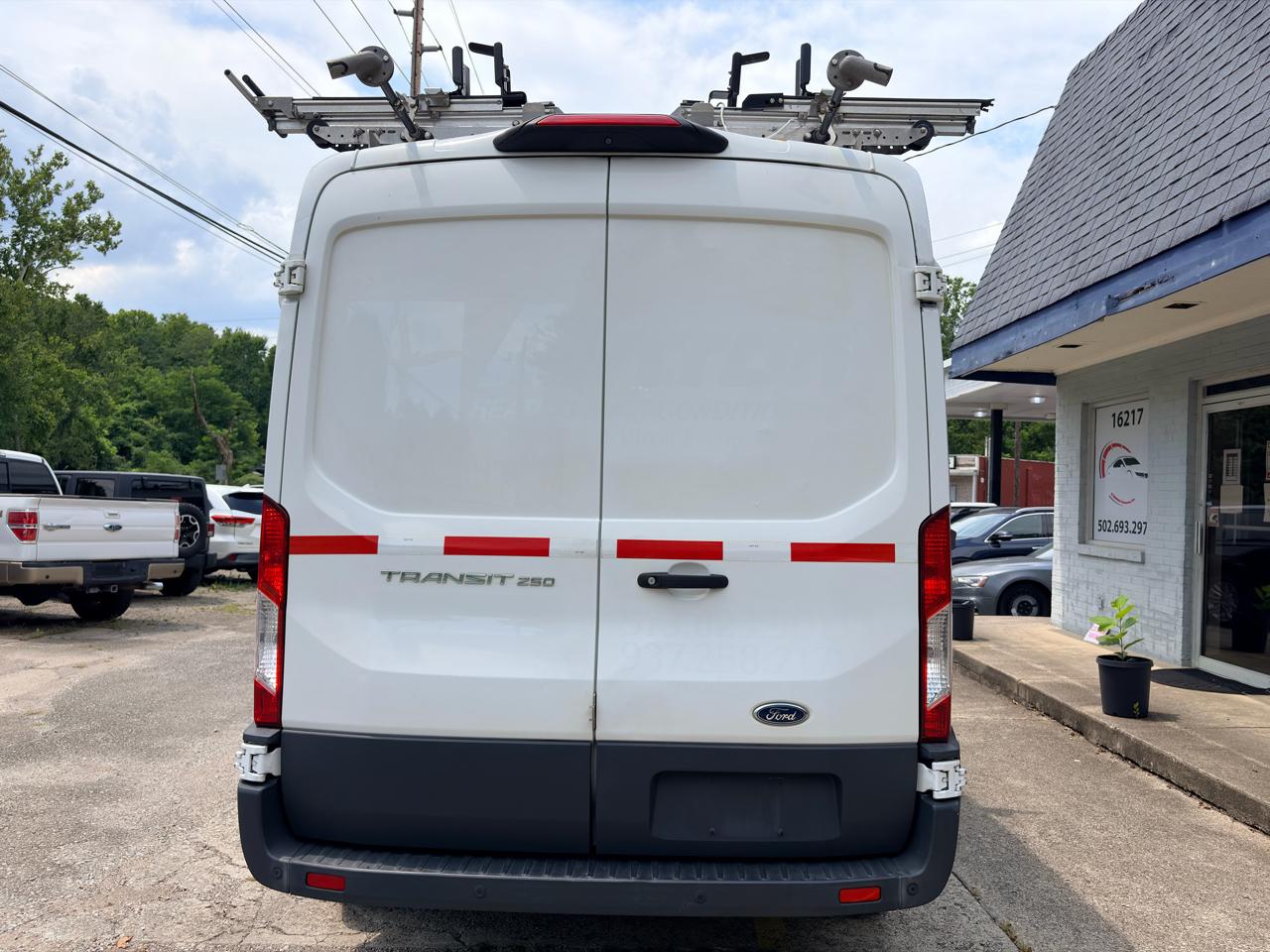Ford Transit 250 Van Med. Roof w/Sliding Pass. 130-in. WB 2018