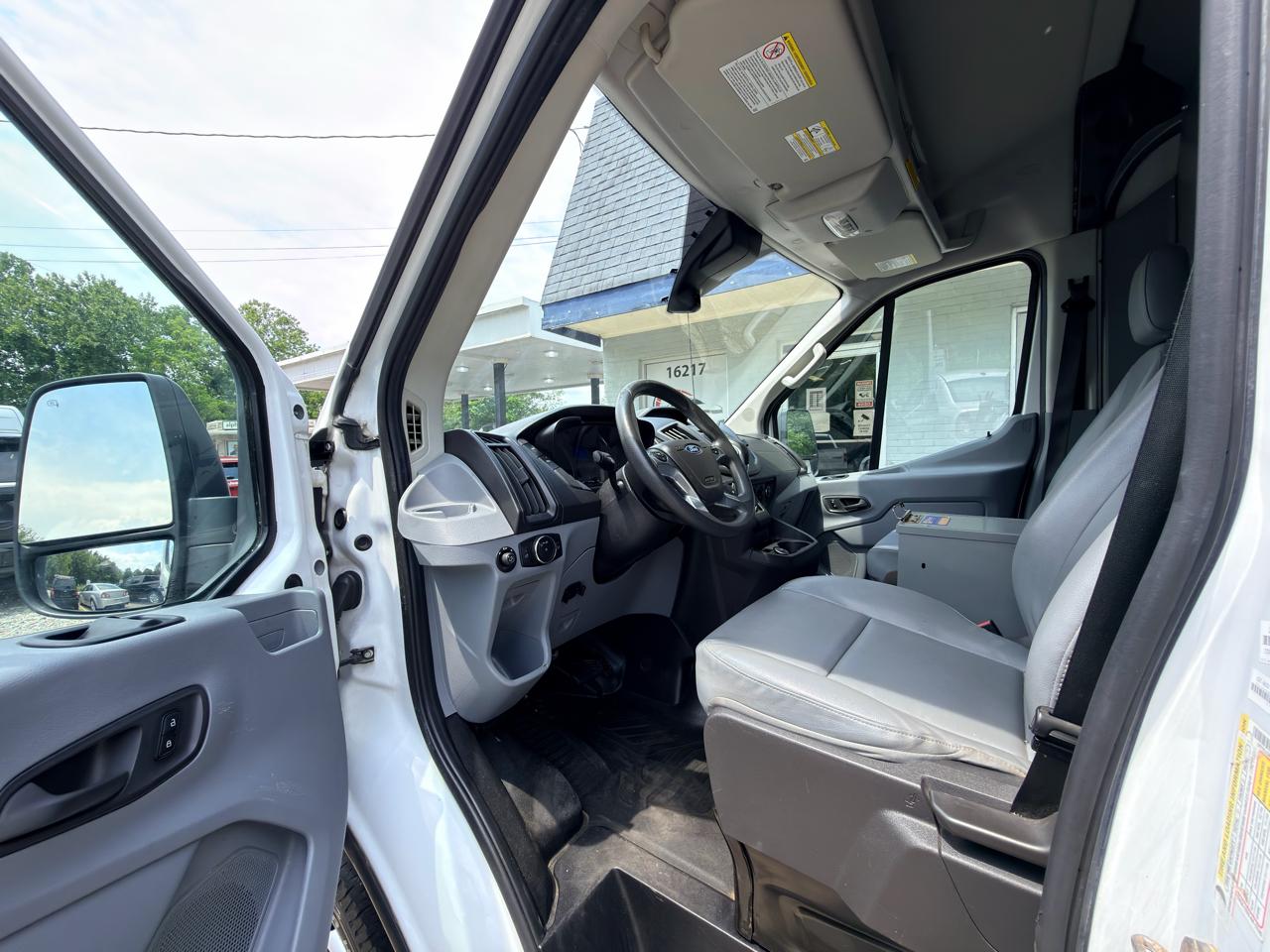Ford Transit 250 Van Med. Roof w/Sliding Pass. 130-in. WB 2018