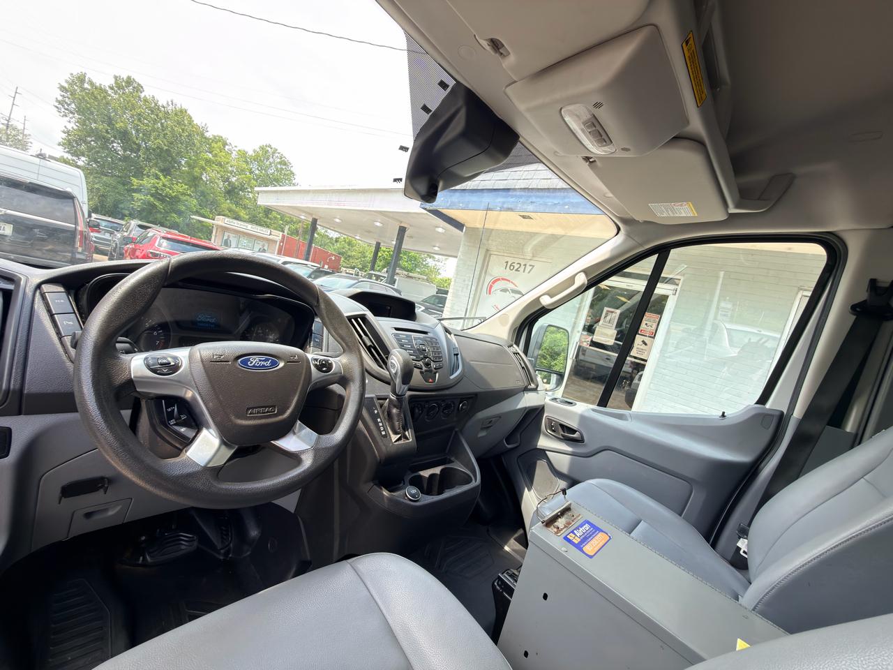 Ford Transit 250 Van Med. Roof w/Sliding Pass. 130-in. WB 2018