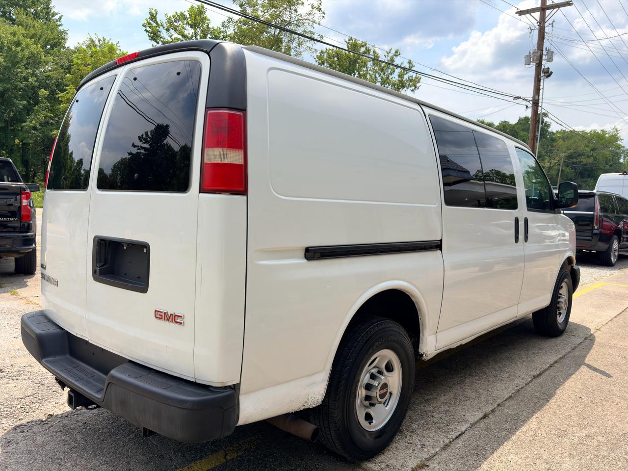 GMC Savana G2500 Cargo 2010