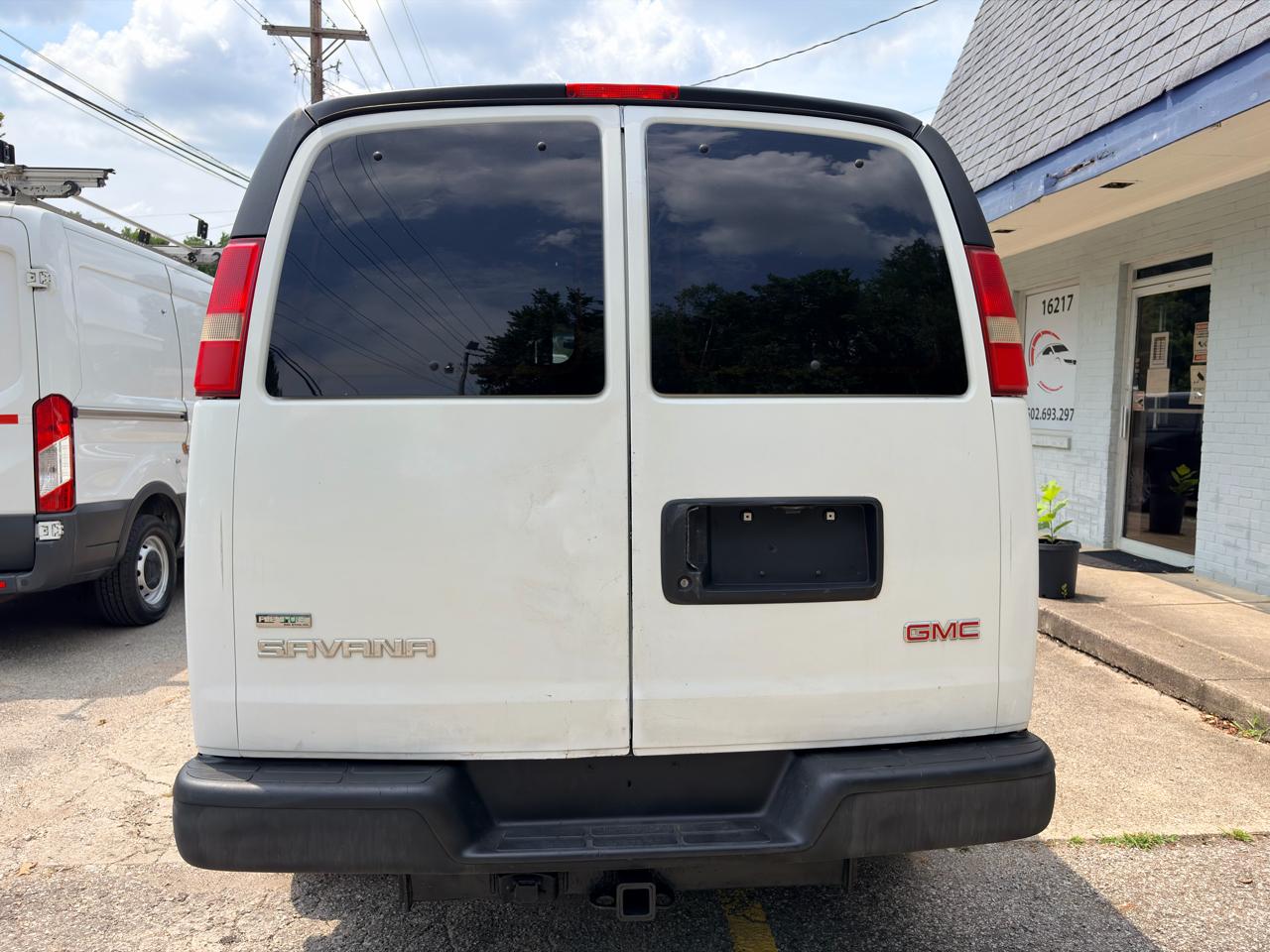 GMC Savana G2500 Cargo 2010