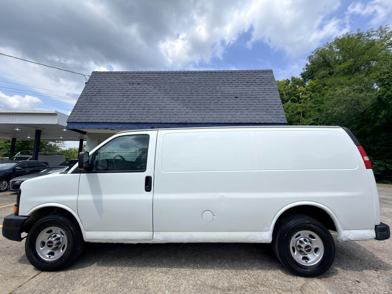 GMC Savana G2500 Cargo 2010