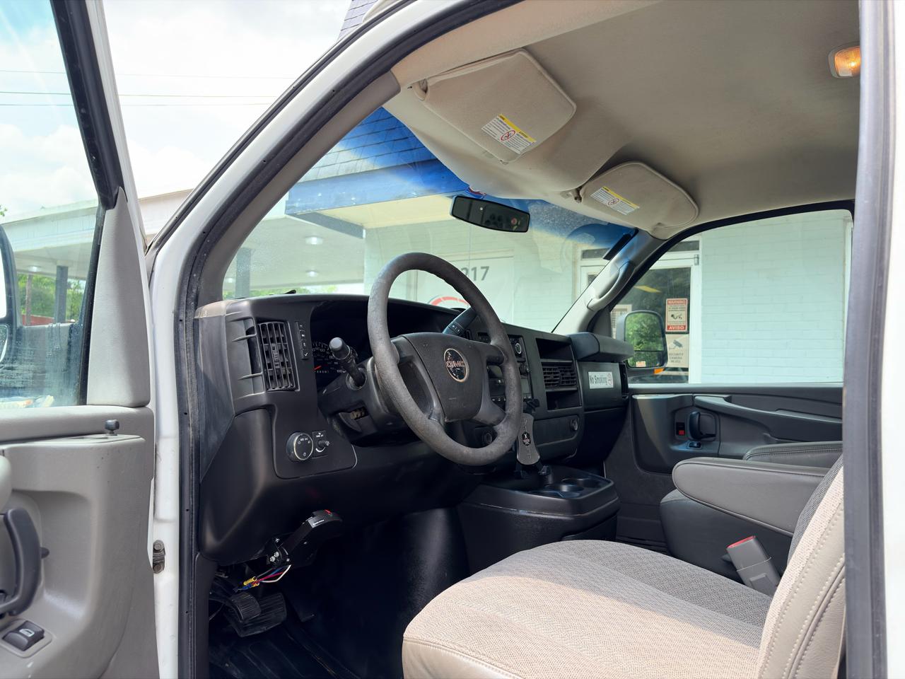 GMC Savana G2500 Cargo 2010