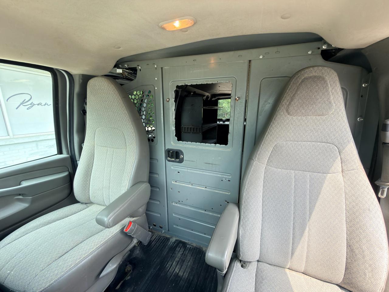 GMC Savana G2500 Cargo 2010