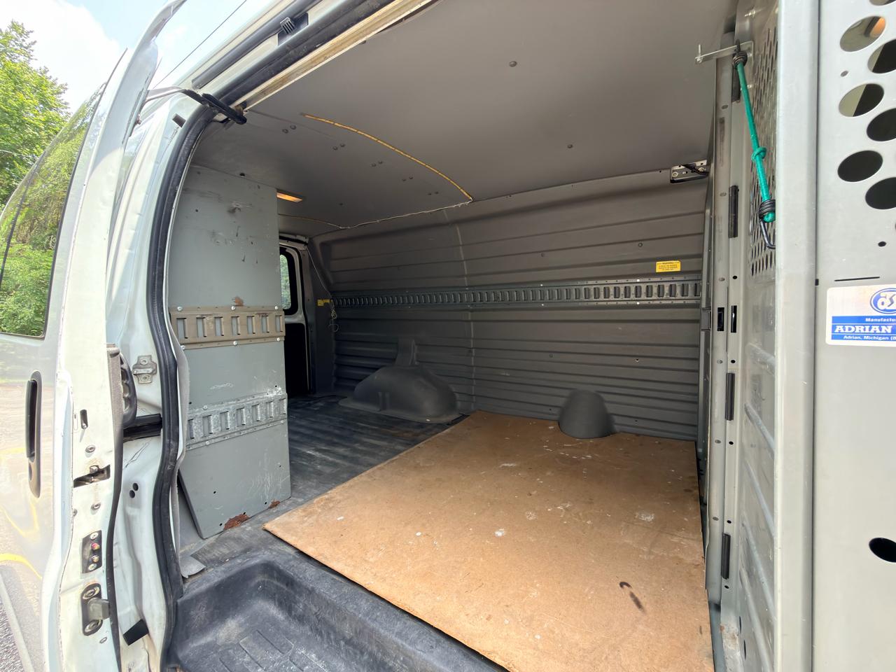 GMC Savana G2500 Cargo 2010